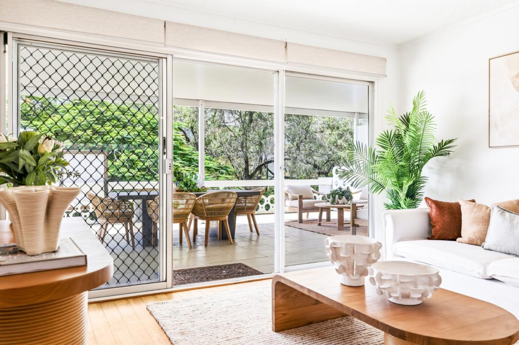 1/6 Hill Ave, Burleigh Heads, QLD 4220