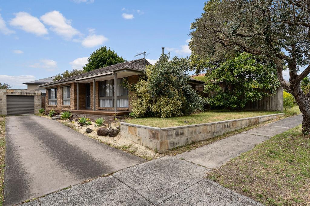 9 Narambi Cres, Frankston, VIC 3199