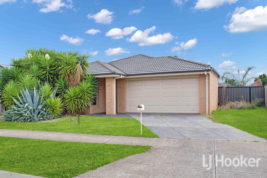 9 Toogoolawah Dr, Melton South, VIC 3338
