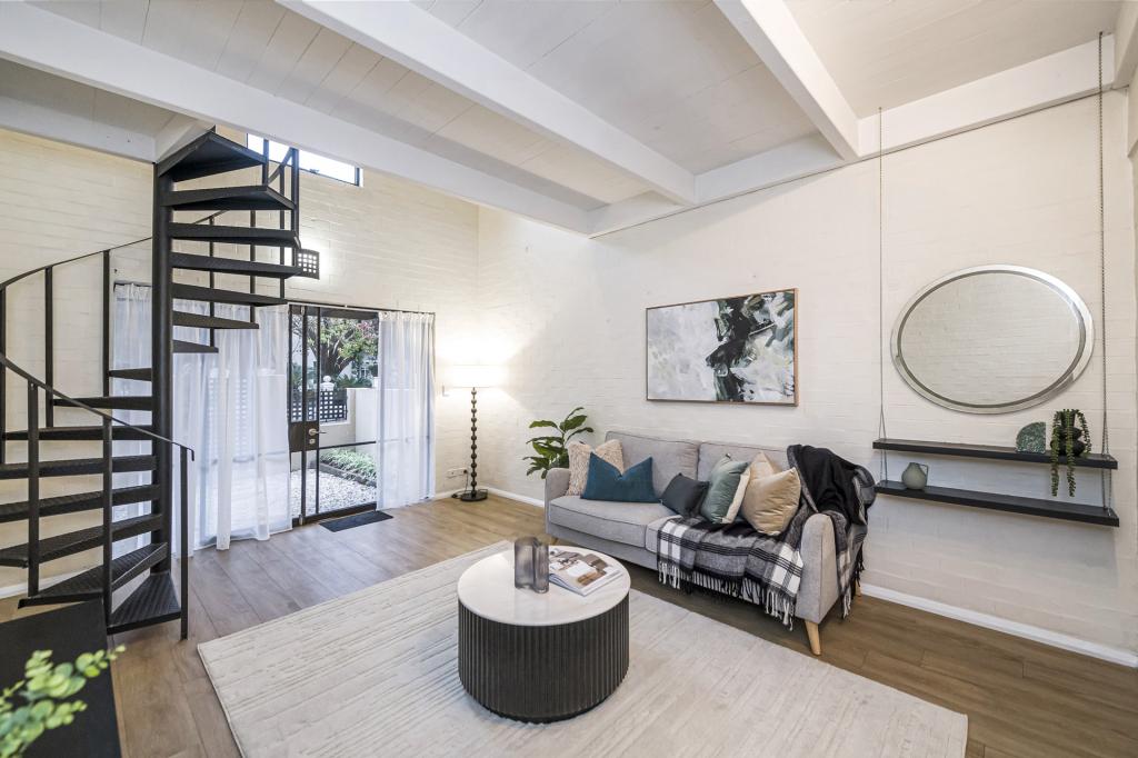 10 LITTLE SHENTON LANE, NORTHBRIDGE, WA 6003