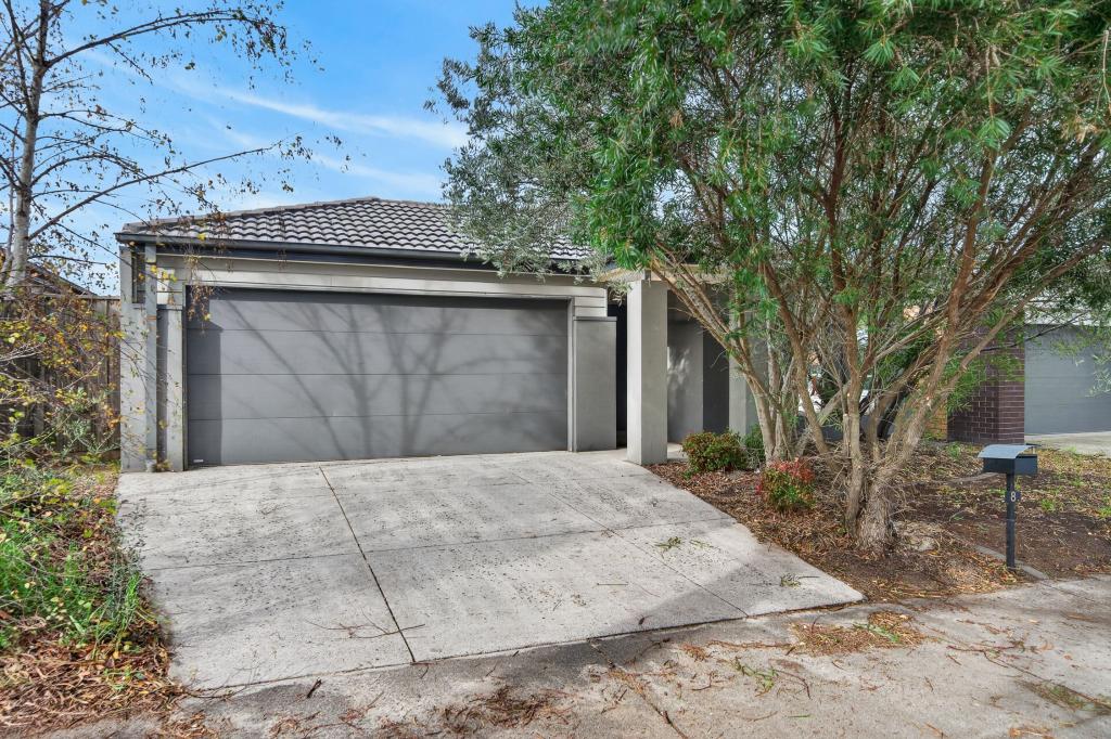 8 DEVINE DR, PAKENHAM, VIC 3810