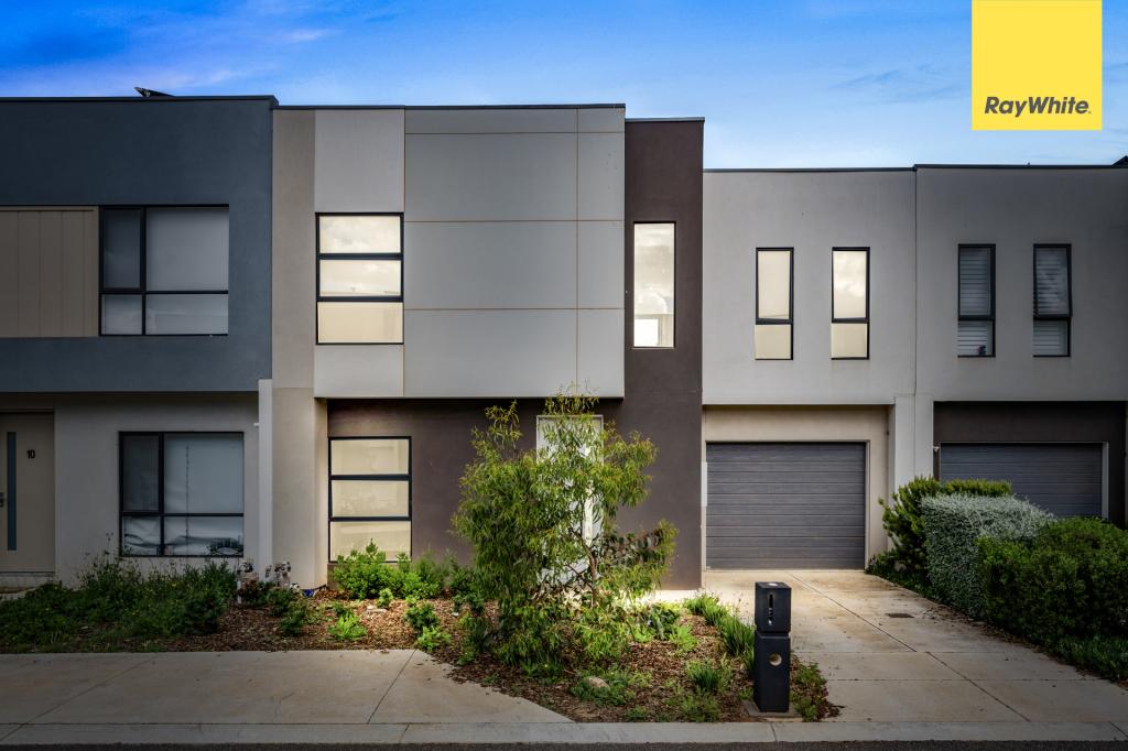 8 Steadfield Cct, Melton South, VIC 3338