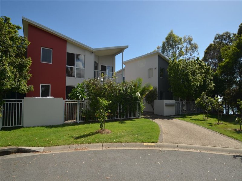 1/6 Comore Dr, Varsity Lakes, QLD 4227