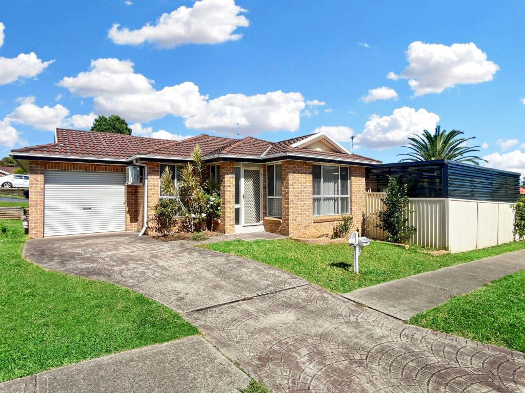 1 BOWDEN CL, GREEN VALLEY, NSW 2168