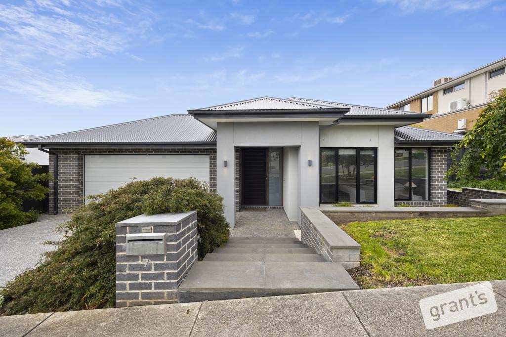 7 EARNLEY WAY, OFFICER, VIC 3809