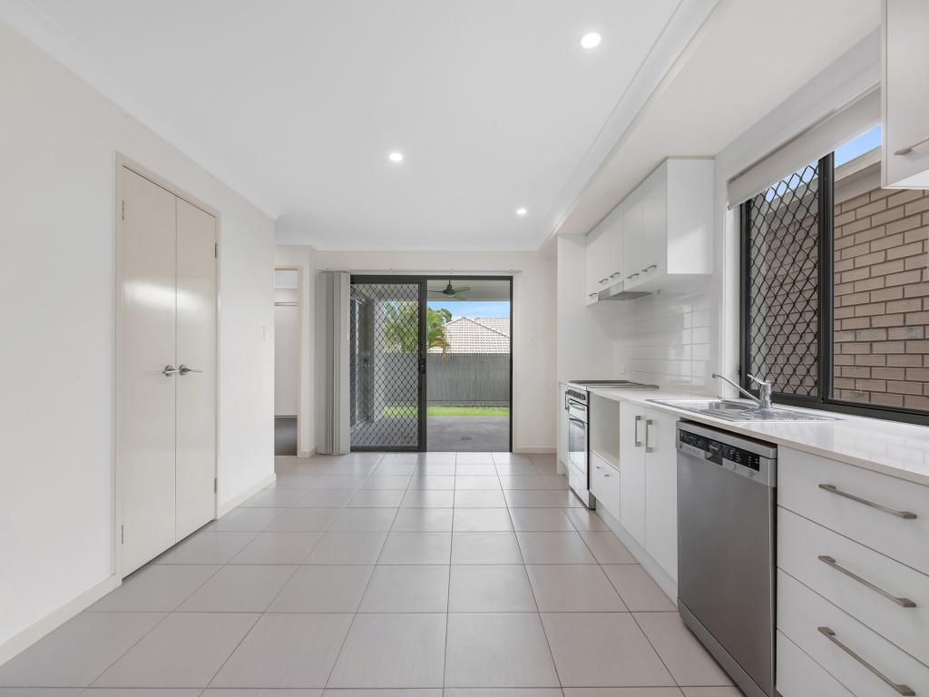 4 Carlingford Cct, Warner, QLD 4500