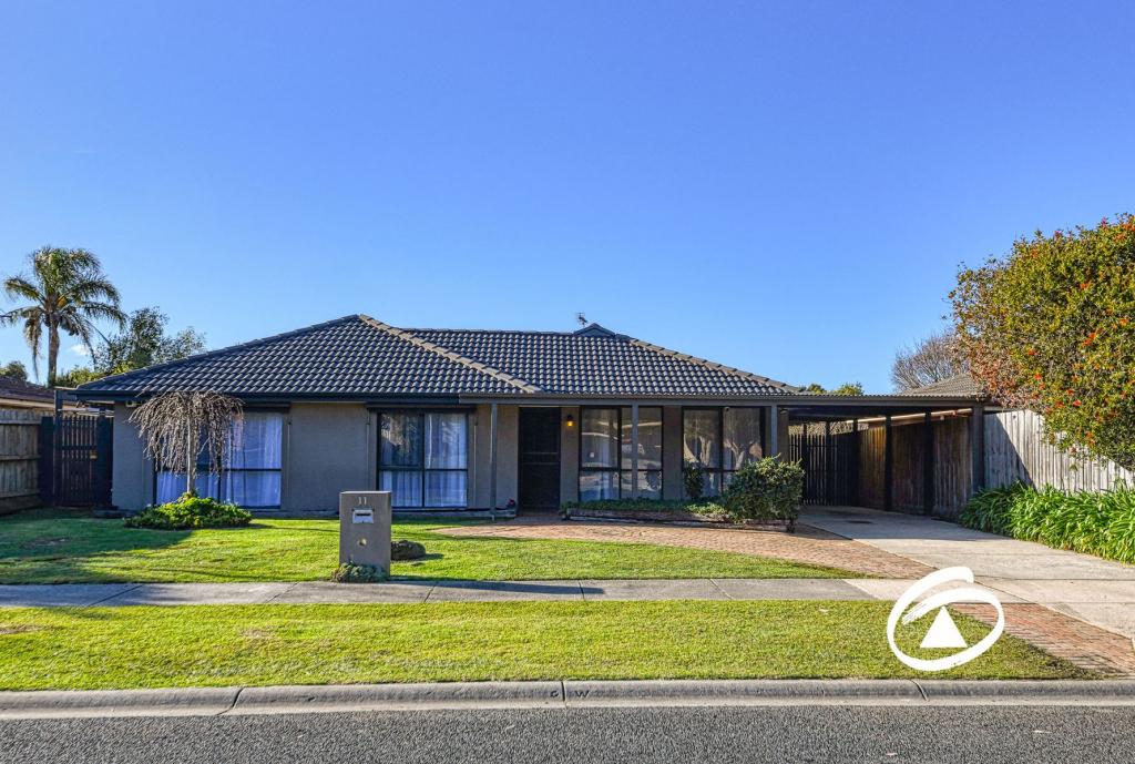 11 BLUEGRASS CRES, PAKENHAM, VIC 3810