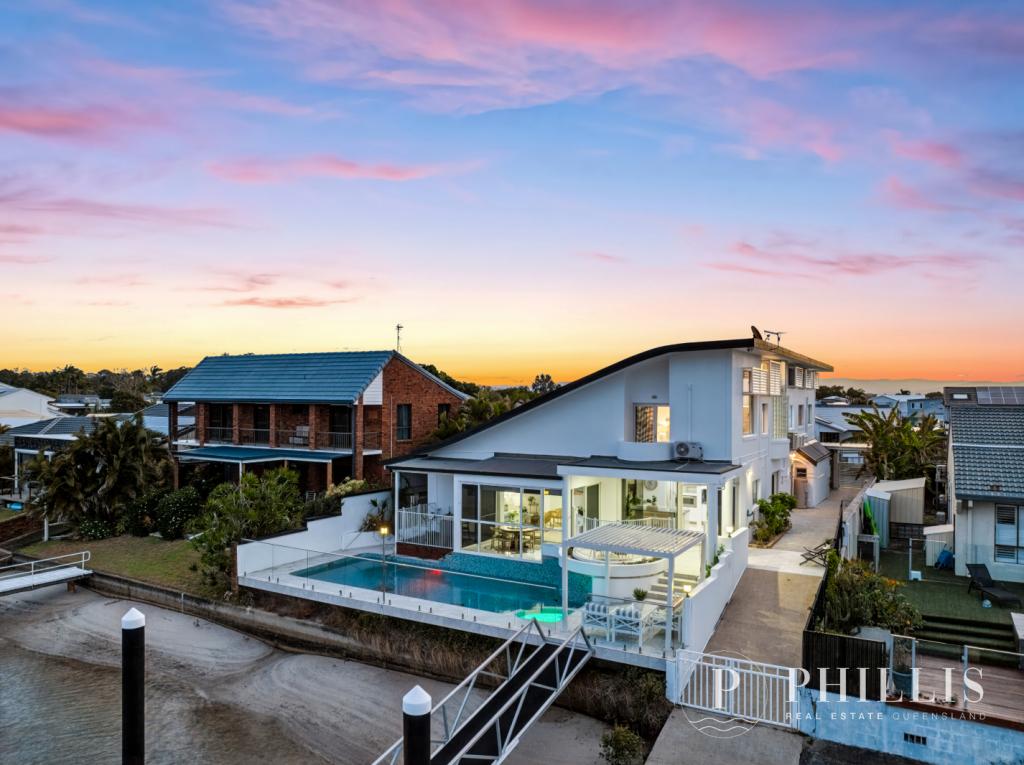 11 Seaspray St, Paradise Point, QLD 4216