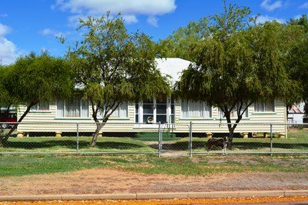 16 Hawthorn St, Blackall, QLD 4472