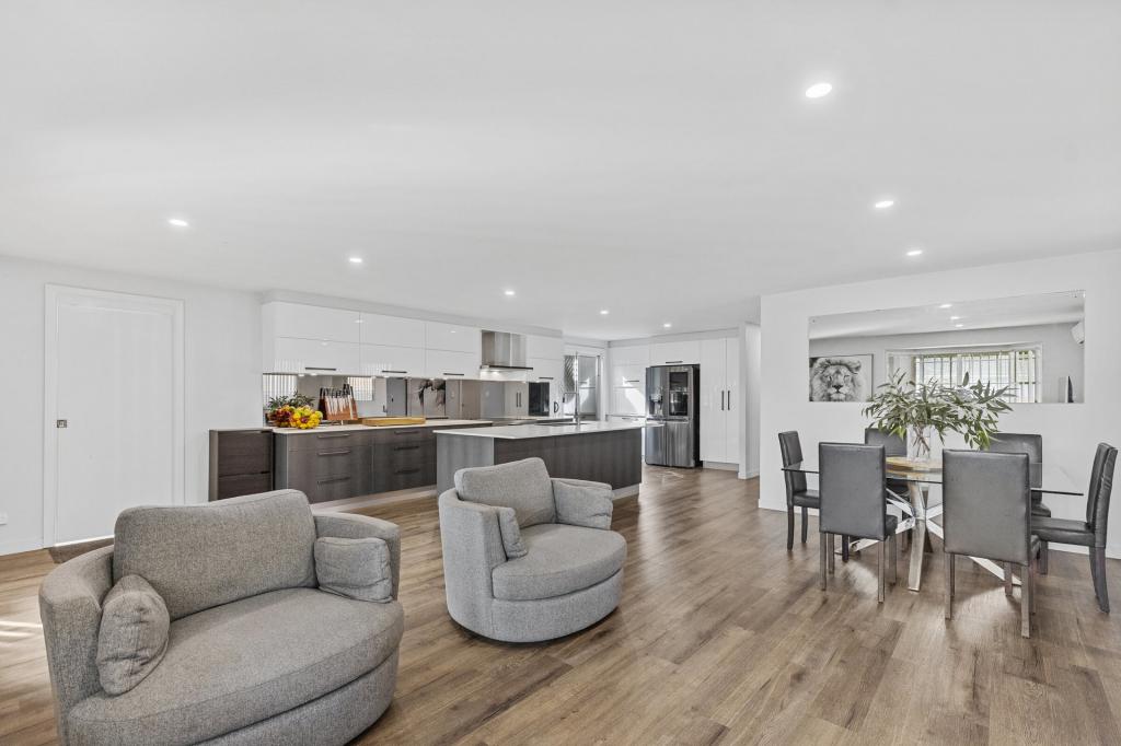 5 Kerry Cres, Berkeley Vale, NSW 2261