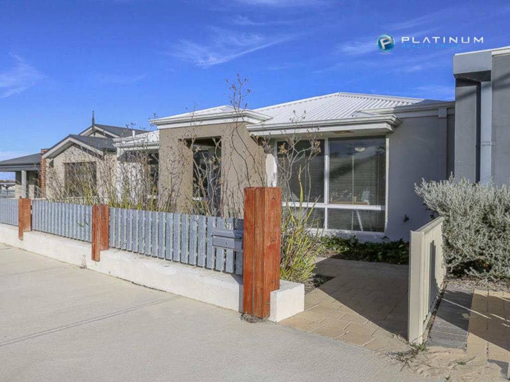 32 Danforth Cres, Alkimos, WA 6038