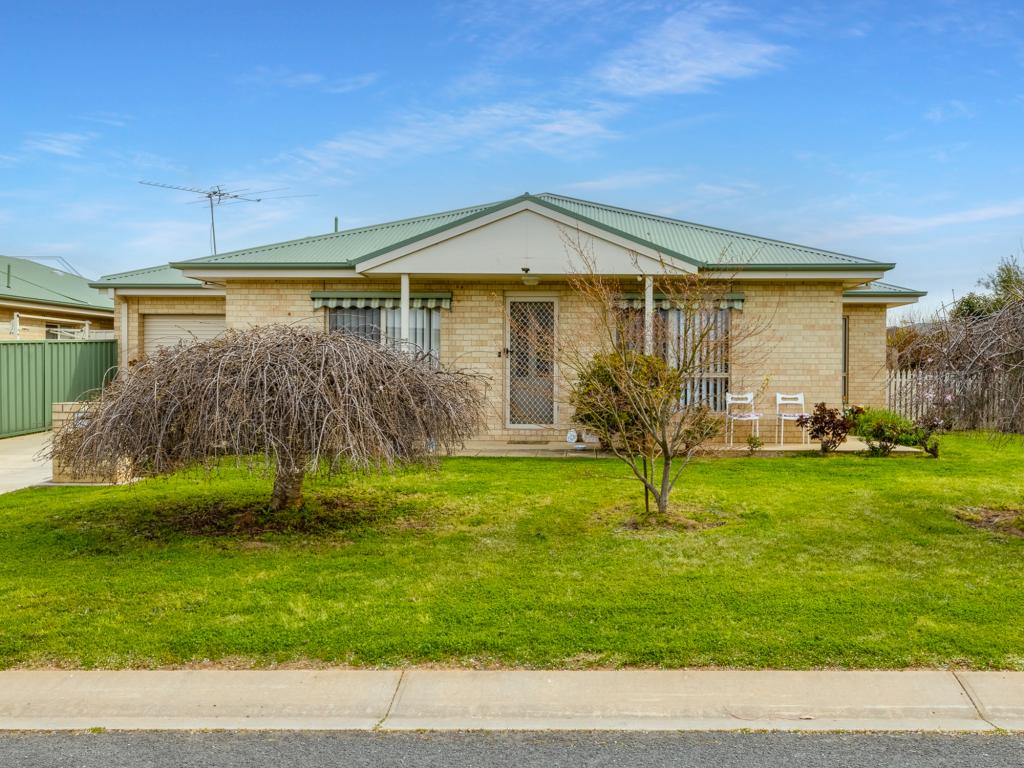 77 Banksia Dr, Corowa, NSW 2646