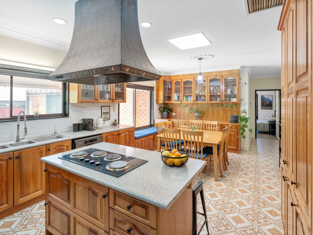 10 Burley St, Griffith, NSW 2680