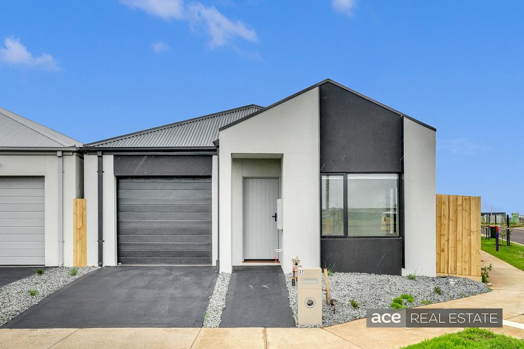 37 RUMBEE CRES, TARNEIT, VIC 3029