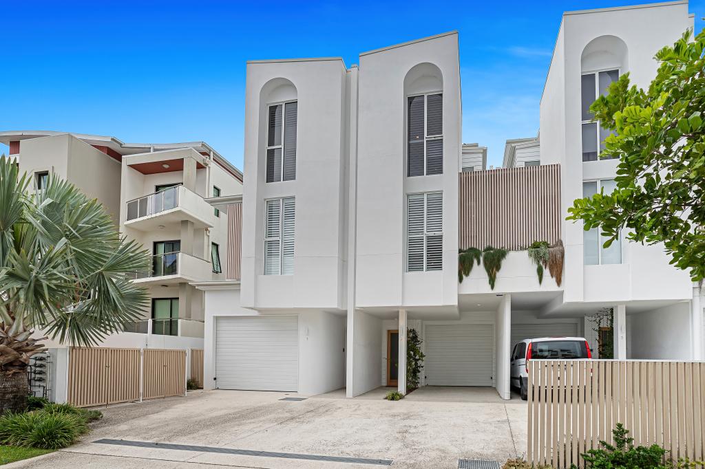 2/1 Canal Ave, Runaway Bay, QLD 4216