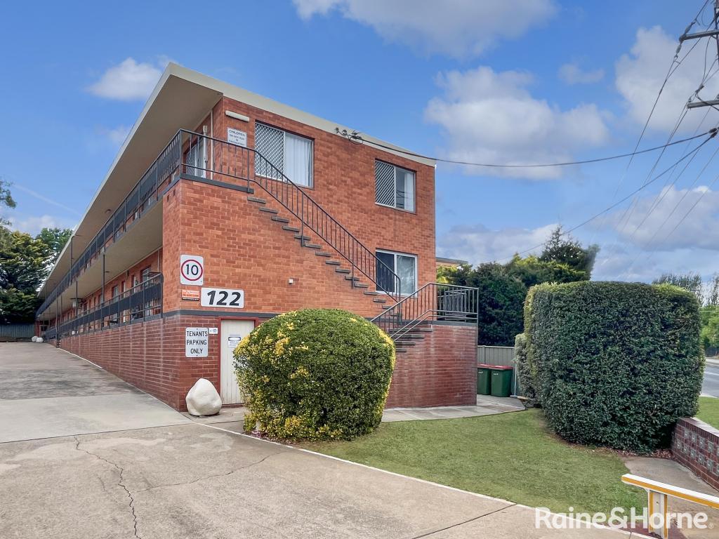 1/122 HENDERSON RD, CRESTWOOD, NSW 2620