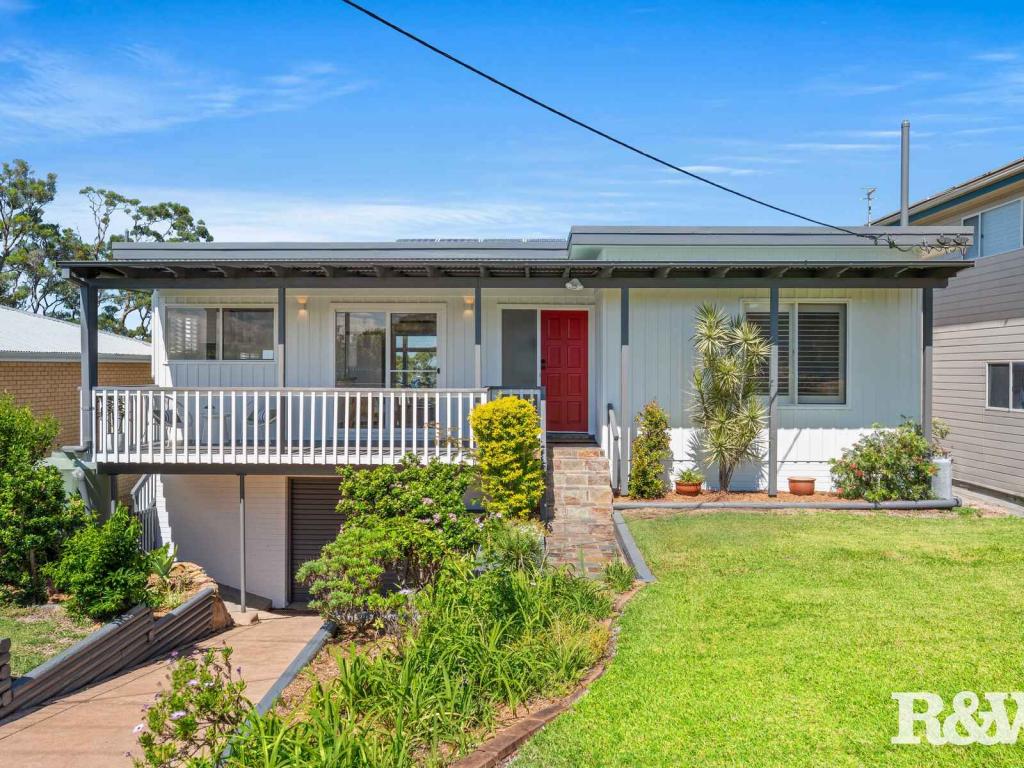 10 Penang St, Point Clare, NSW 2250