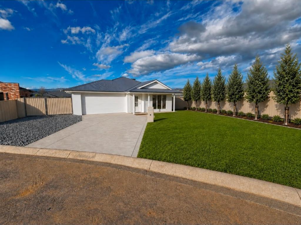 26 Weeden Pl, Tumut, NSW 2720