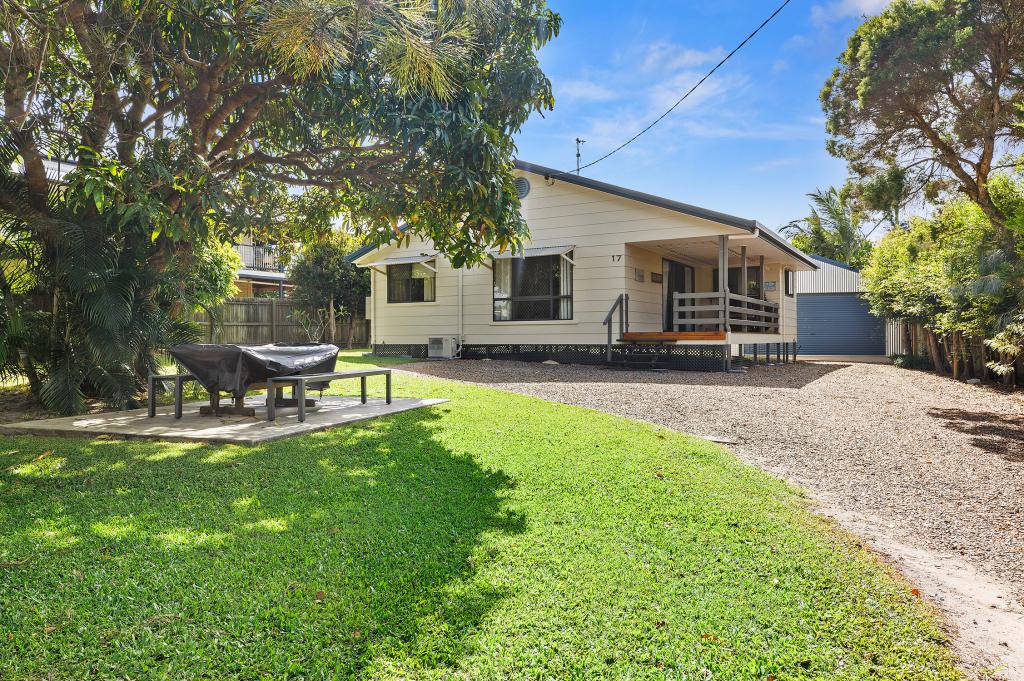 17 KING ST, TIN CAN BAY, QLD 4580