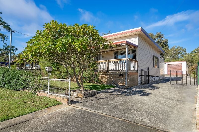 25 Tarwarri Rd, Summerland Point, NSW 2259