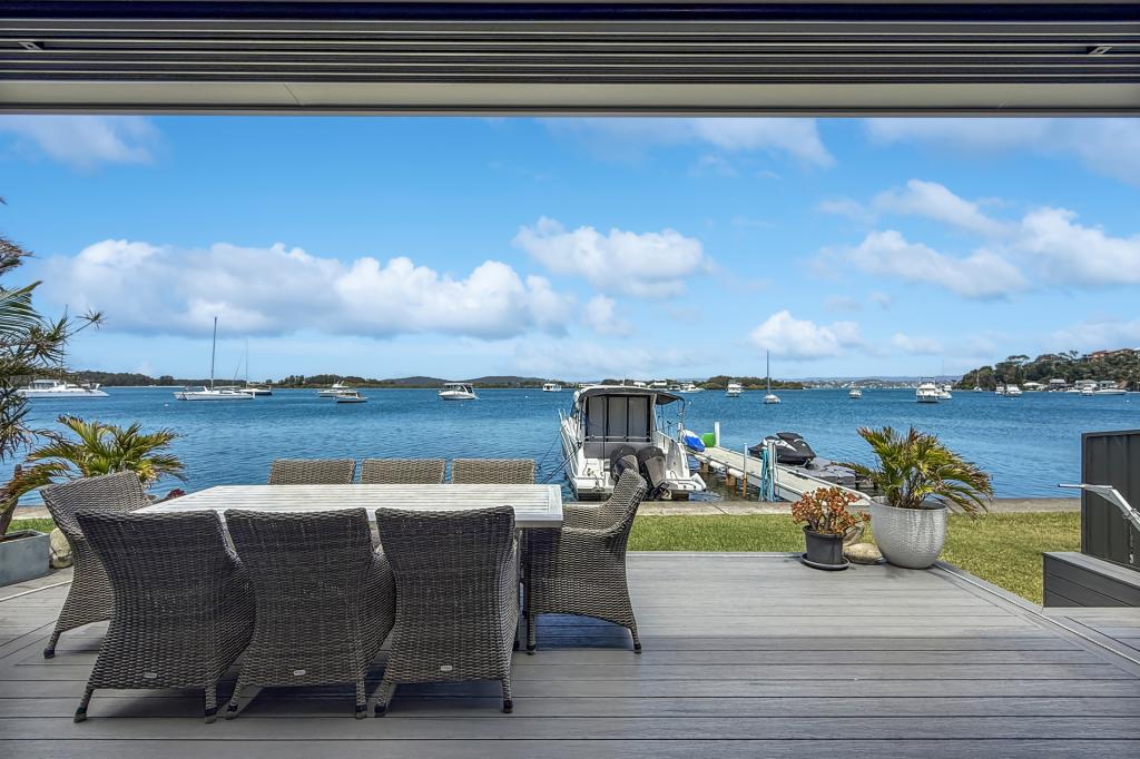 23 Marks Pde, Marks Point, NSW 2280