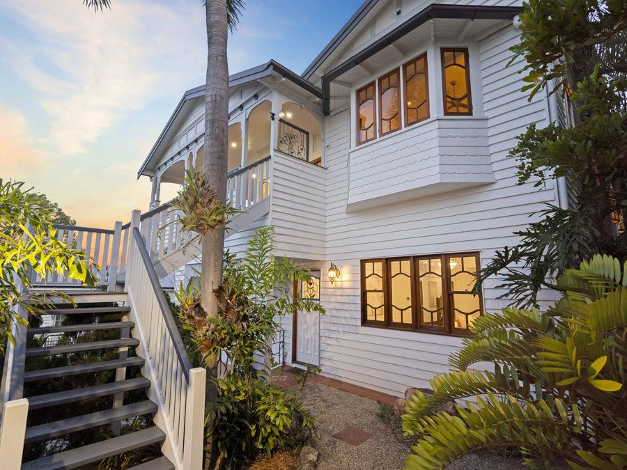 6 Regal St, Coorparoo, QLD 4151