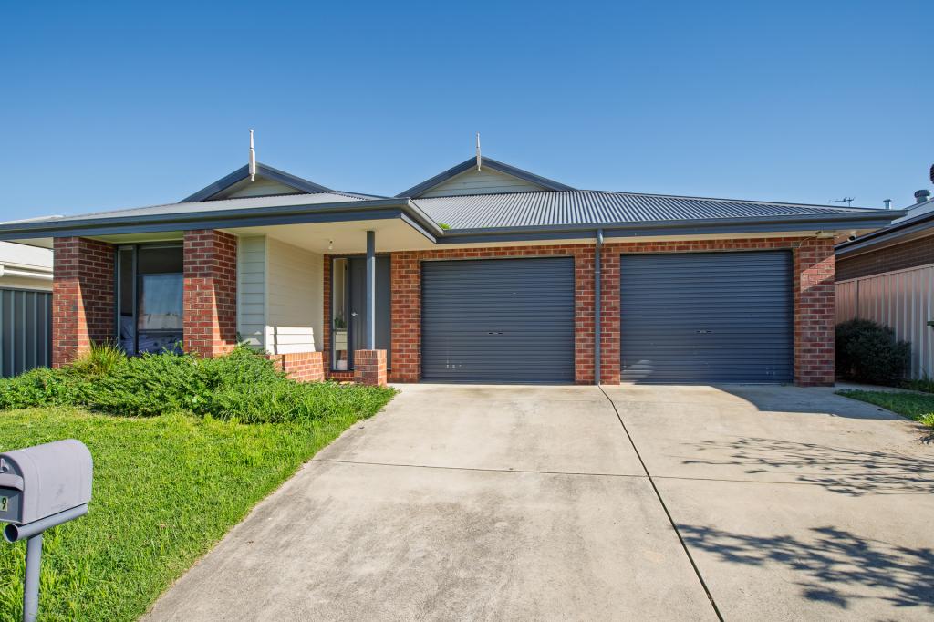 29 & 29a Hanrahan St, Hamilton Valley, NSW 2641