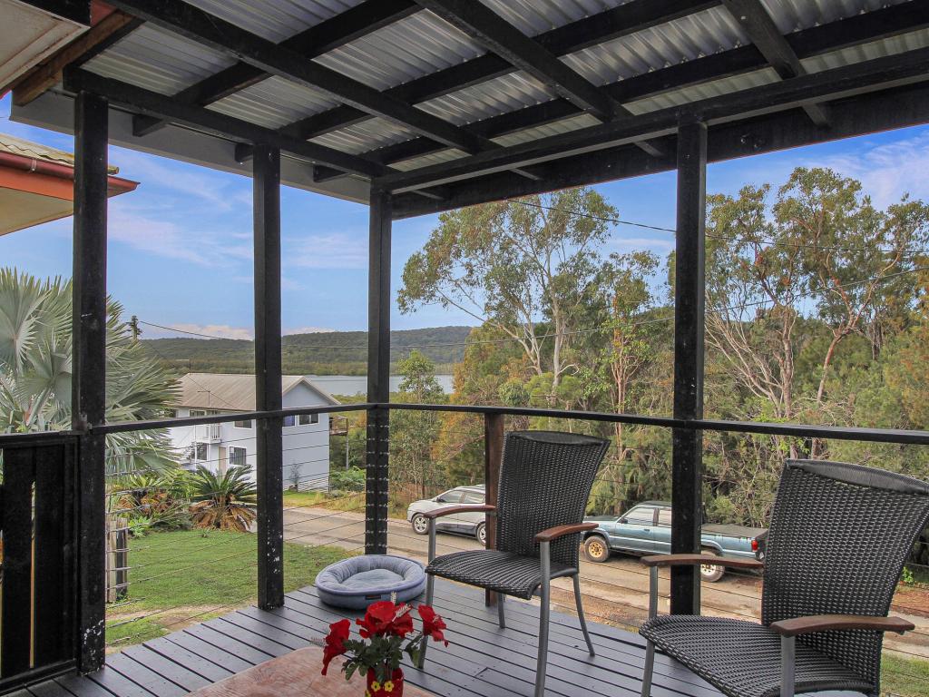 17 Naples Dr, Russell Island, QLD 4184