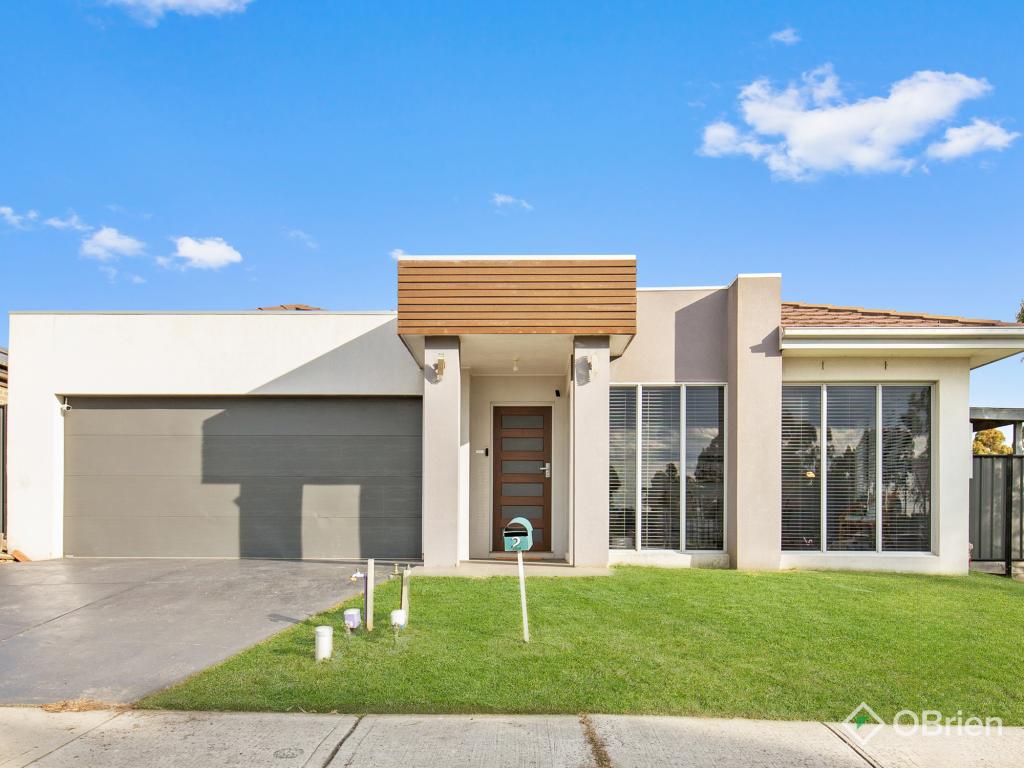 2 Fleuve Rise, Clyde North, VIC 3978