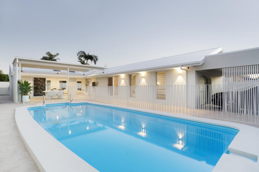 20 Arcadia Dr, Mermaid Waters, QLD 4218