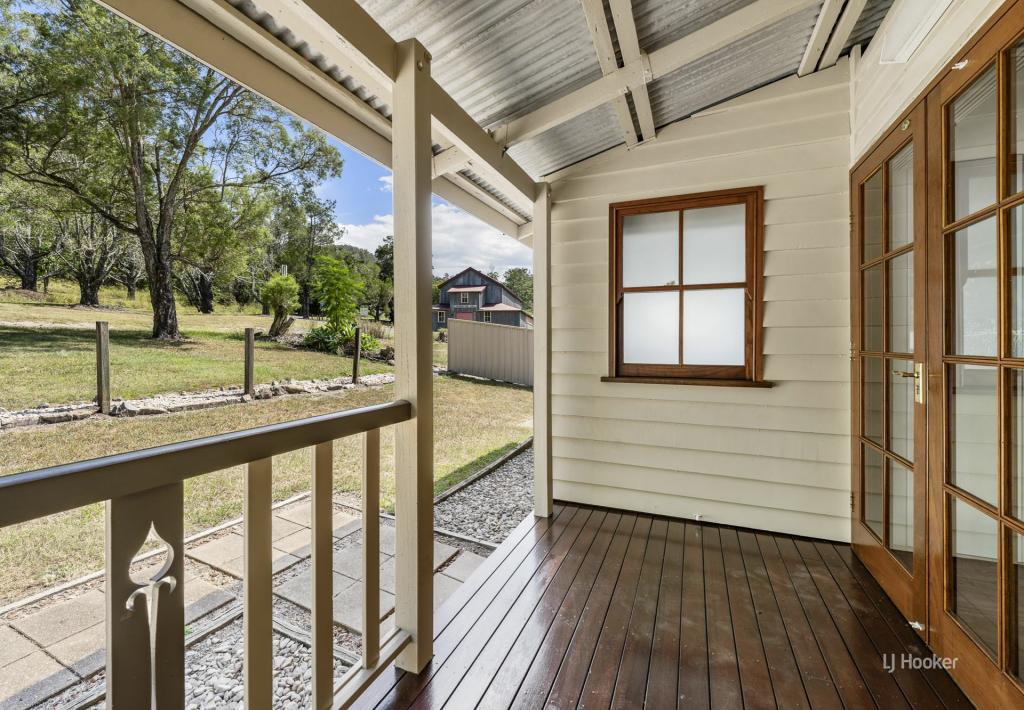 5 Gipps St, Somerset Dam, QLD 4312