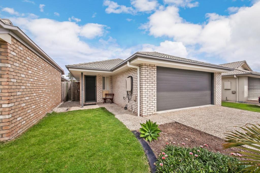 23 Jones St, Rothwell, QLD 4022
