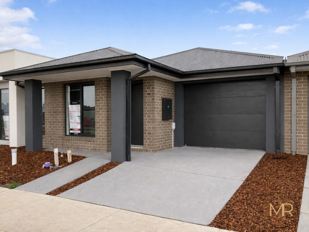 36 Vondel Way, Clyde North, VIC 3978