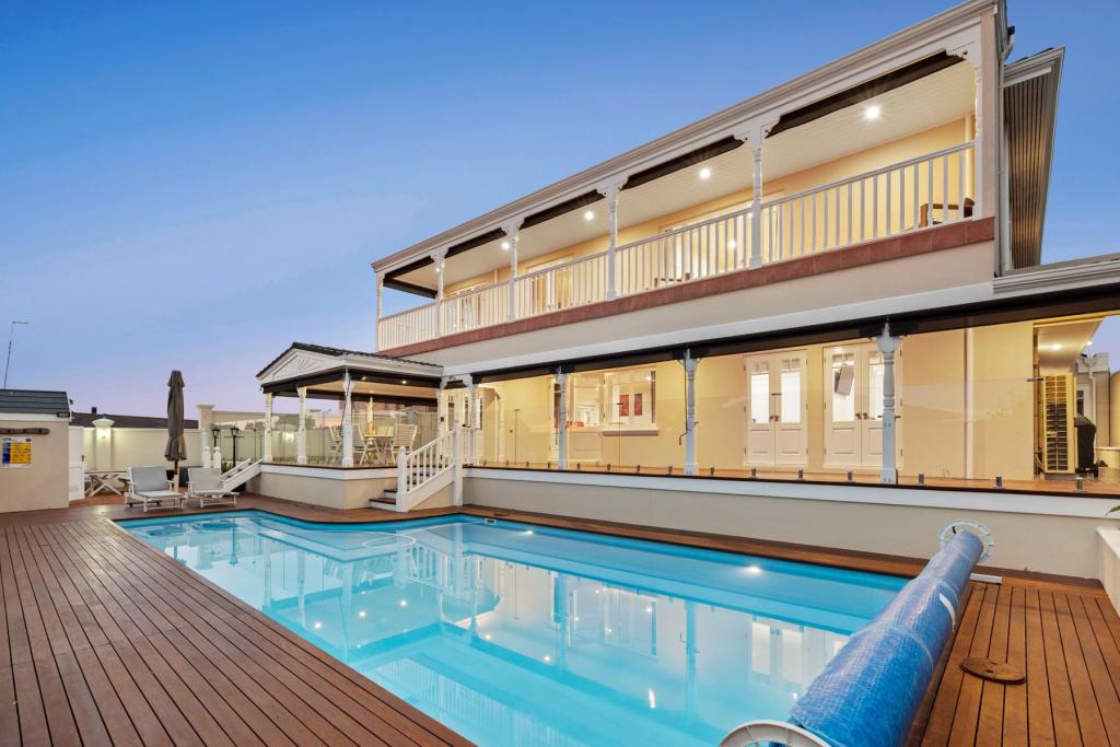 10 The Lodge, Mullaloo, WA 6027