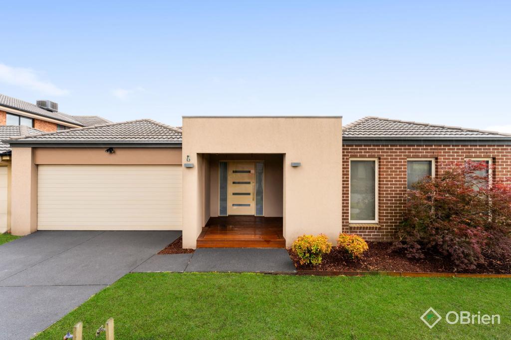 4 Willowdale Dr, Cranbourne North, VIC 3977