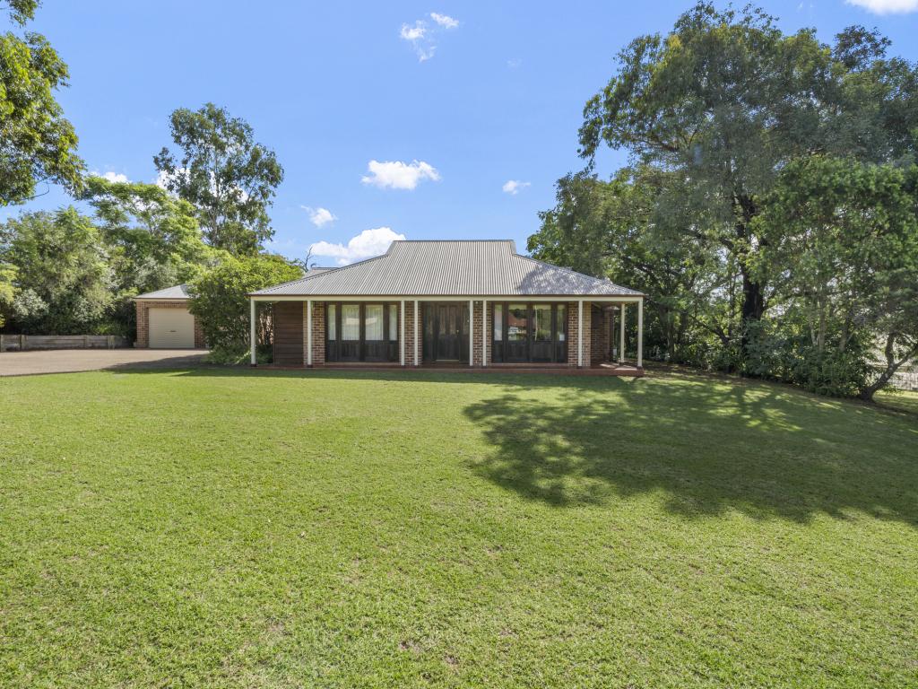 19 Willoughby Cct, Grasmere, NSW 2570
