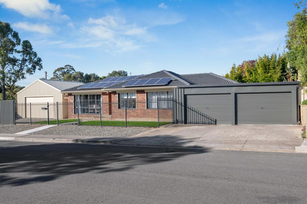 2 Burns Ct, Morphett Vale, SA 5162