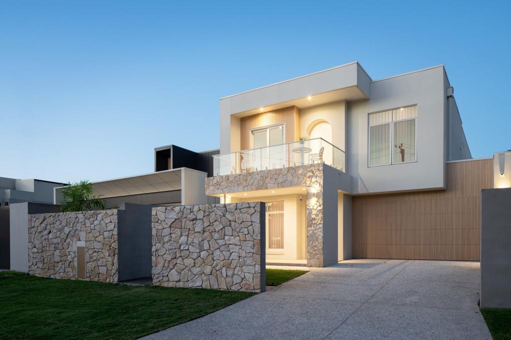19a Vespa Cres, Surfers Paradise, QLD 4217