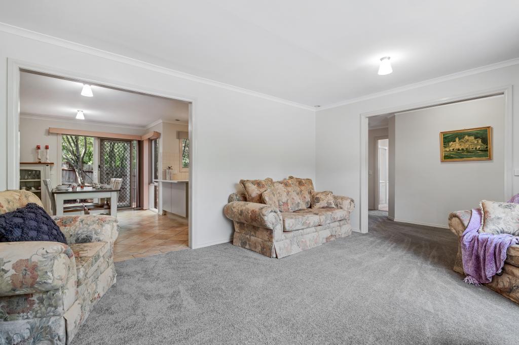 2/52 Patrick Ave, Croydon North, VIC 3136
