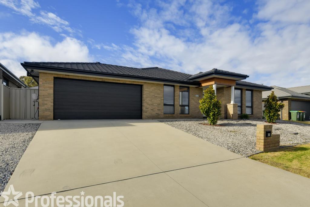 35 Clem Mcfawn Pl, Orange, NSW 2800