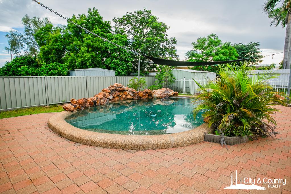 24 Emmalyn Cl, Soldiers Hill, QLD 4825