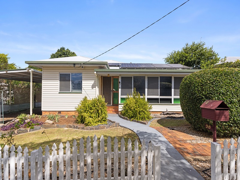 38 JOYCE ST, SOUTH TOOWOOMBA, QLD 4350
