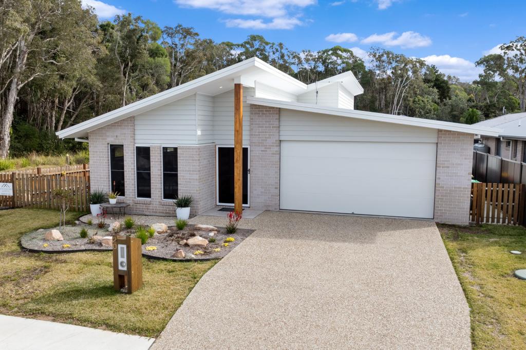 20 PEACOCK ST, YAMBA, NSW 2464