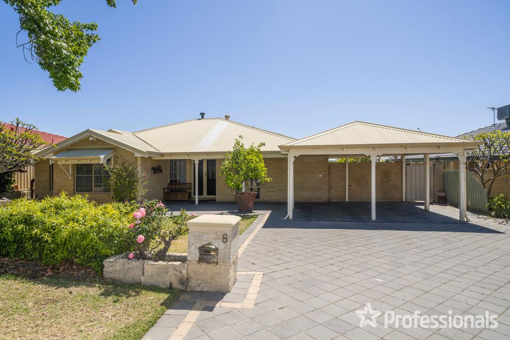 8 AVIEMORE LOOP, KINGSLEY, WA 6026