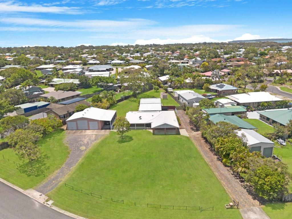 40-46 Ladbroke Cres, Urangan, QLD 4655