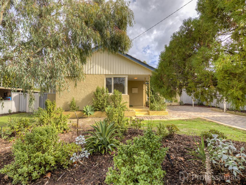 7 Seaton Pl, Girrawheen, WA 6064