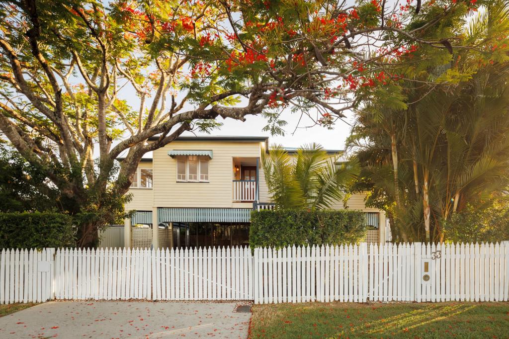 33 Blackstone Rd, Eastern Heights, QLD 4305