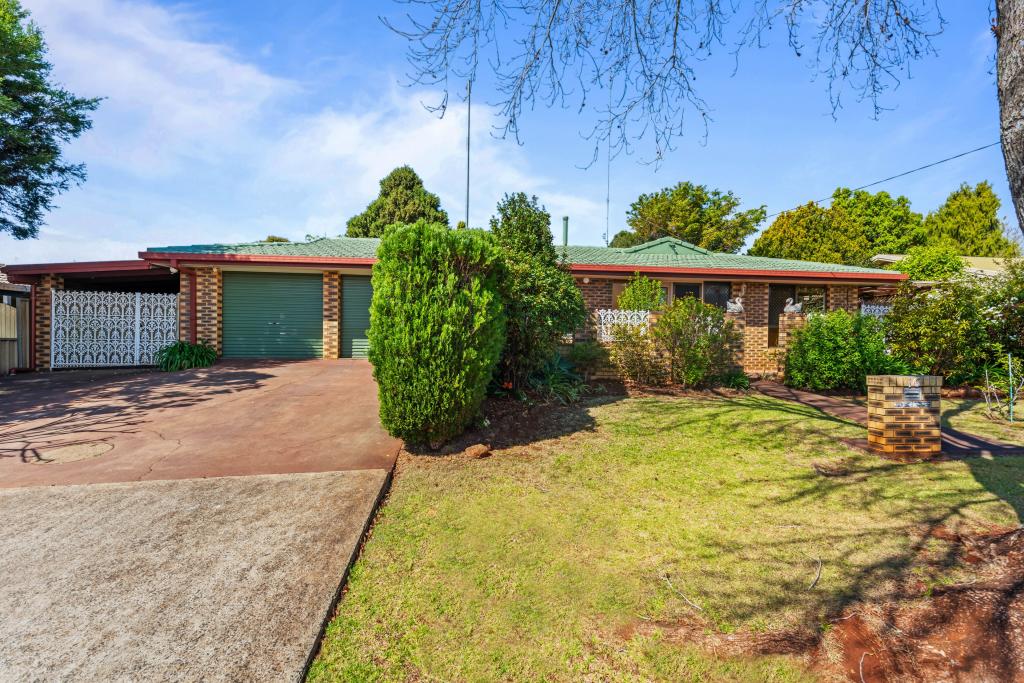 10 Damian Cres, Kearneys Spring, QLD 4350