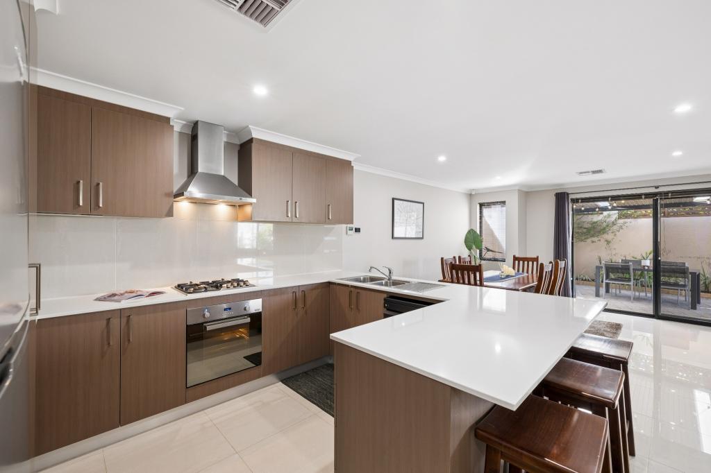 28b Findon Cres, Westminster, WA 6061
