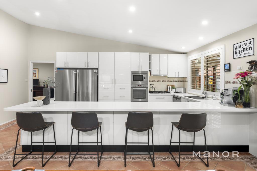 10 Lochton Pl, Beaumont Hills, NSW 2155